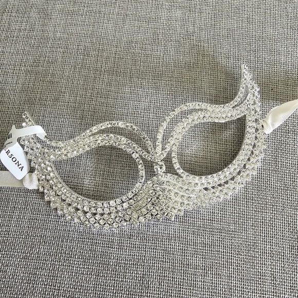 Versona Silver Crystal Rhinestone Masquerade Gala Ball Party Mask - Picture 6 of 6